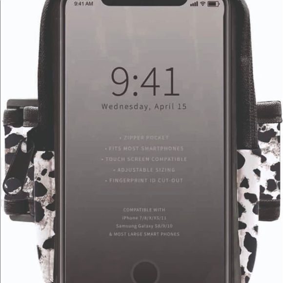 NWT Jessica Simpson Black & White Cat Print Phone Holder Arm Band - Picture 3 of 4